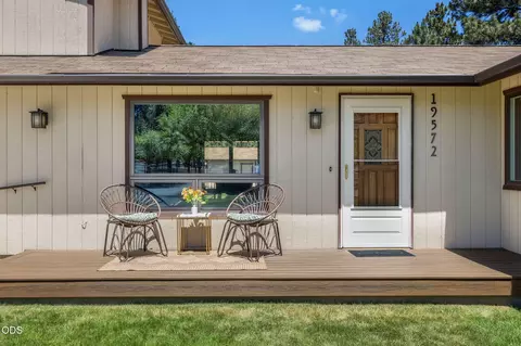 Exterior - 19572 Apache Rd, Bend, OR 97702 photo 6 of 13