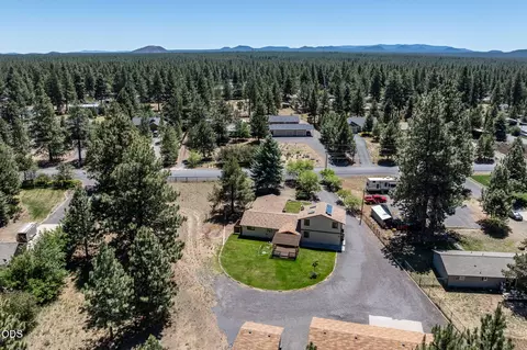 View/Area - 19572 Apache Rd, Bend, OR 97702 photo 2 of 5