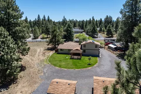 Exterior - 19572 Apache Rd, Bend, OR 97702 photo 13 of 13