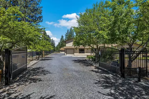 Exterior - 19572 Apache Rd, Bend, OR 97702 photo 2 of 13