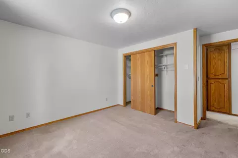 Bedroom - 19572 Apache Rd, Bend, OR 97702 photo 4 of 5