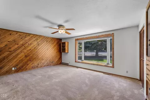 Living - 19572 Apache Rd, Bend, OR 97702 photo 10 of 10