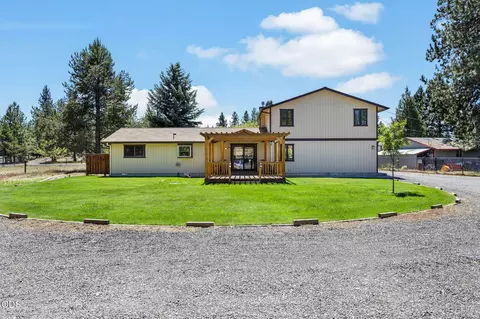 Exterior - 19572 Apache Rd, Bend, OR 97702 photo 8 of 13