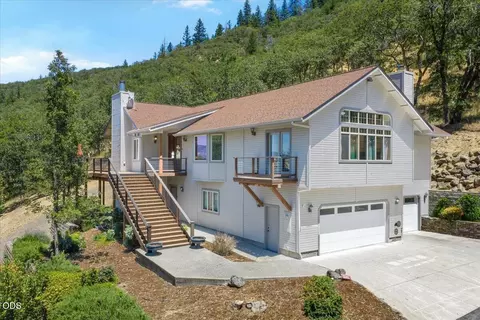 3729 Old Highway 99 S, Ashland, OR 97520