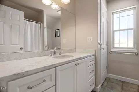 Bath - 3340 NE Stonebrook Loop, Bend, OR 97701 photo 5 of 5