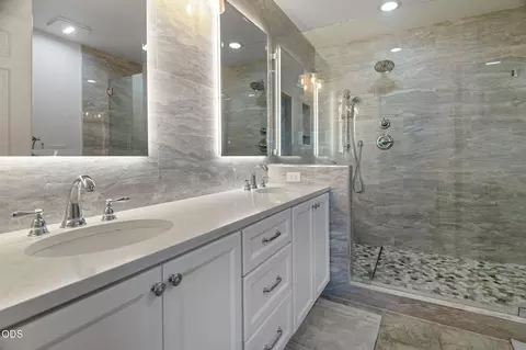 Bath - 3340 NE Stonebrook Loop, Bend, OR 97701 photo 3 of 5