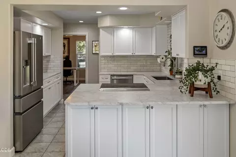 Kitchen - 3340 NE Stonebrook Loop, Bend, OR 97701 photo 3 of 5