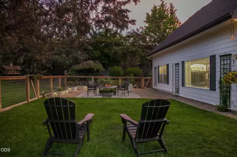 Exterior - 3340 NE Stonebrook Loop, Bend, OR 97701 photo 18 of 29