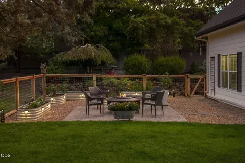 Exterior - 3340 NE Stonebrook Loop, Bend, OR 97701 photo 16 of 29