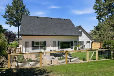 Exterior - 3340 NE Stonebrook Loop, Bend, OR 97701 photo 6 of 29