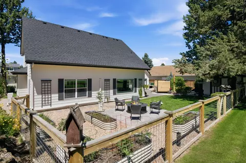 Exterior - 3340 NE Stonebrook Loop, Bend, OR 97701 photo 7 of 29