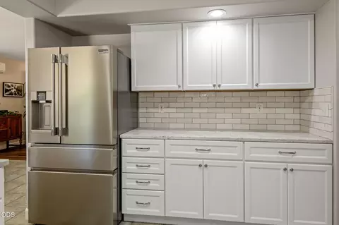 Kitchen - 3340 NE Stonebrook Loop, Bend, OR 97701 photo 5 of 5
