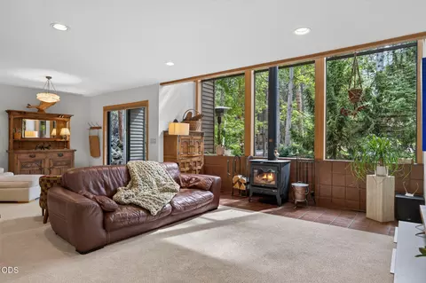 Living - 20369 Big Bear Ct, Bend, OR 97702 photo 6 of 9