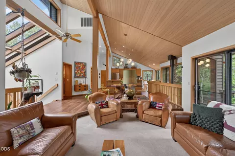 Living - 20369 Big Bear Ct, Bend, OR 97702 photo 4 of 9