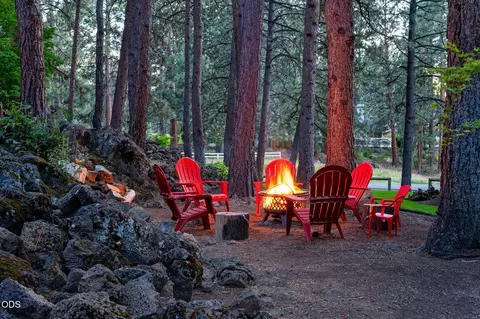 Exterior - 20369 Big Bear Ct, Bend, OR 97702 photo 19 of 27