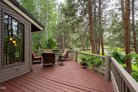 Exterior - 20369 Big Bear Ct, Bend, OR 97702 photo 5 of 27