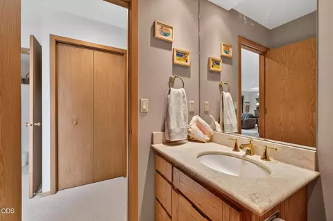 Bath - 20369 Big Bear Ct, Bend, OR 97702 photo 10 of 10