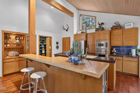 Kitchen - 20369 Big Bear Ct, Bend, OR 97702 photo 2 of 5