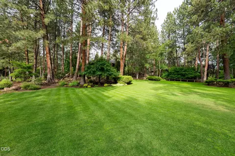 Exterior - 20369 Big Bear Ct, Bend, OR 97702 photo 15 of 27