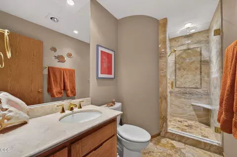 Bath - 20369 Big Bear Ct, Bend, OR 97702 photo 7 of 10