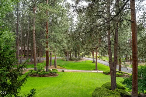 Exterior - 20369 Big Bear Ct, Bend, OR 97702 photo 14 of 27