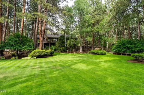 Exterior - 20369 Big Bear Ct, Bend, OR 97702 photo 16 of 27