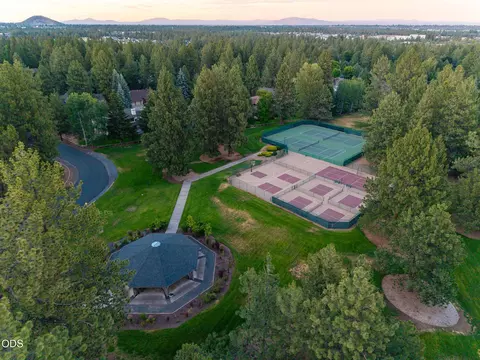 View/Area - 20369 Big Bear Ct, Bend, OR 97702 photo 2 of 4