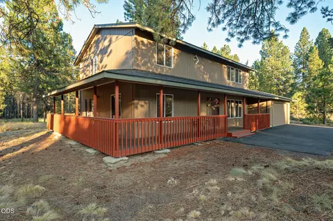 Exterior - 54668 Silver Fox Dr, Bend, OR 97707 photo 5 of 7
