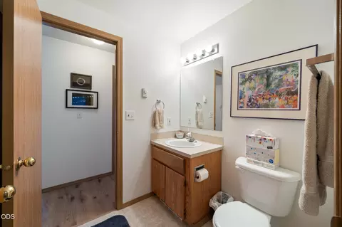 Bath - 54668 Silver Fox Dr, Bend, OR 97707 photo 1 of 3