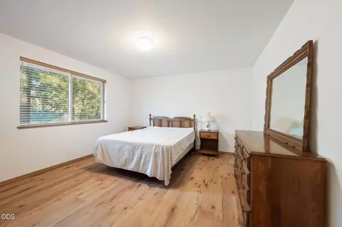 Bedroom - 54668 Silver Fox Dr, Bend, OR 97707 photo 3 of 4