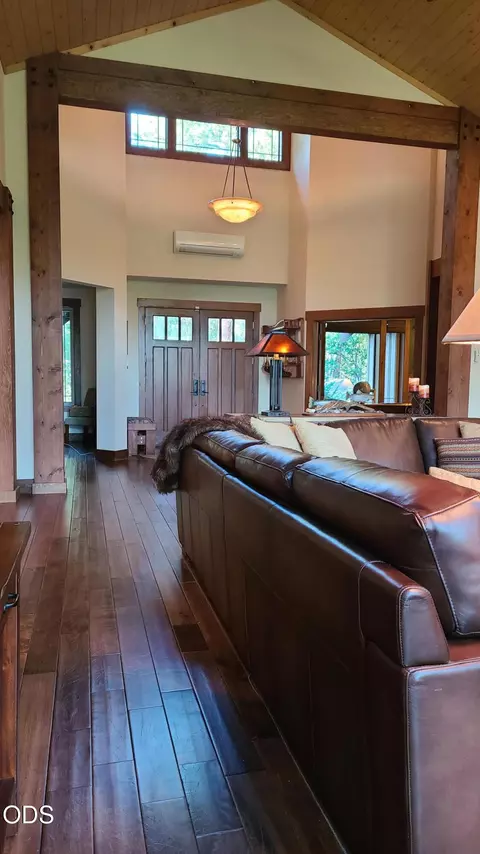 Entry Way - 54937 Forest Ln, Bend, OR 97707 photo 1 of 3