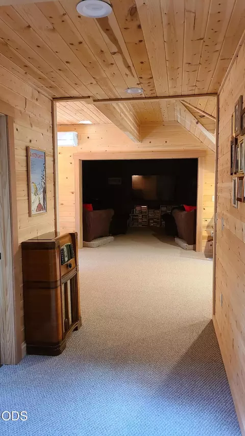 Entry Way - 54937 Forest Ln, Bend, OR 97707 photo 3 of 3