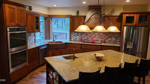 Kitchen - 54937 Forest Ln, Bend, OR 97707 photo 3 of 5