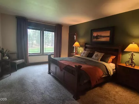 Bedroom - 54937 Forest Ln, Bend, OR 97707 photo 1 of 5