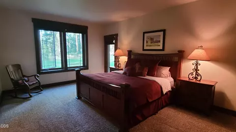 Bedroom - 54937 Forest Ln, Bend, OR 97707 photo 3 of 4