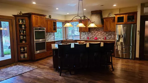 Kitchen - 54937 Forest Ln, Bend, OR 97707 photo 2 of 5