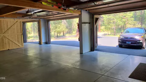 Exterior - 54937 Forest Ln, Bend, OR 97707 photo 16 of 17