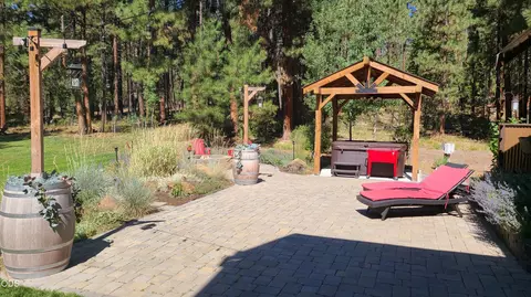 Exterior - 54937 Forest Ln, Bend, OR 97707 photo 12 of 17