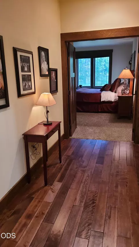 Entry Way - 54937 Forest Ln, Bend, OR 97707 photo 2 of 3
