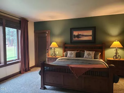 Bedroom - 54937 Forest Ln, Bend, OR 97707 photo 2 of 5