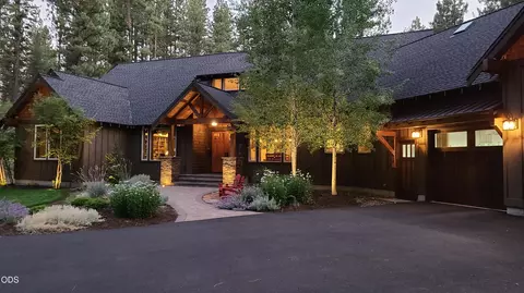 Exterior - 54937 Forest Ln, Bend, OR 97707 photo 2 of 17