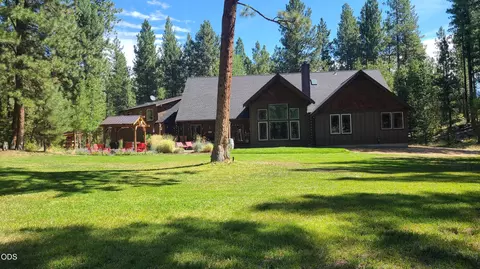 Exterior - 54937 Forest Ln, Bend, OR 97707 photo 8 of 17