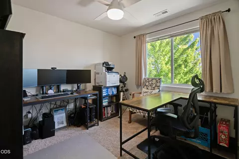 21184 Darnel Ave, Bend, OR 97702 photo 13