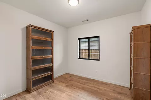 Bedroom - 961 Arrowhead Trl, Eagle Point, OR 97524 photo 2 of 4