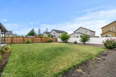 Exterior - 961 Arrowhead Trl, Eagle Point, OR 97524 photo 7 of 16