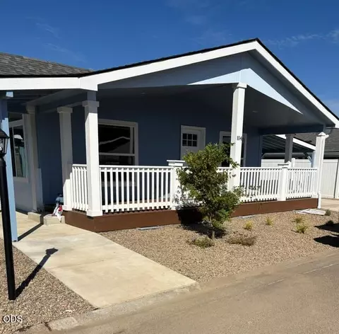 333 Mountain View Dr #104, Talent, OR 97540
