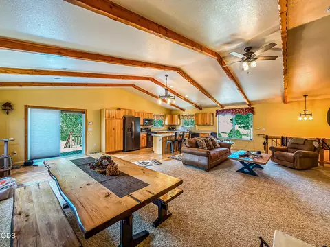 Dining - 22929 Rivercrest Dr, Chiloquin, OR 97624 photo 2 of 2