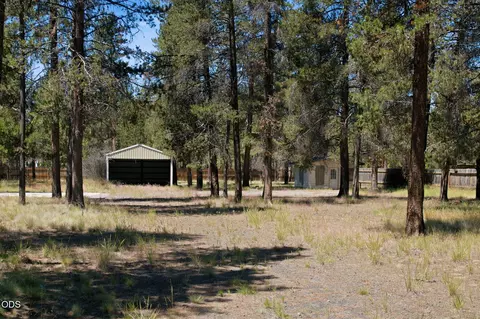 52525 River Pine Rd, La Pine, OR 97739 photo 2