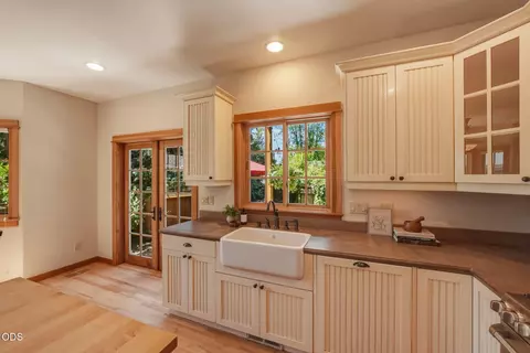 Kitchen - 425 NW State St, Bend, OR 97703 photo 2 of 5