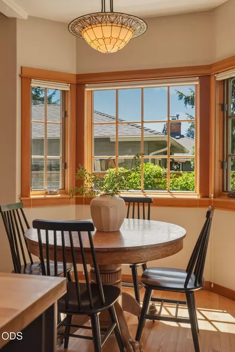 Dining - 425 NW State St, Bend, OR 97703 photo 2 of 2